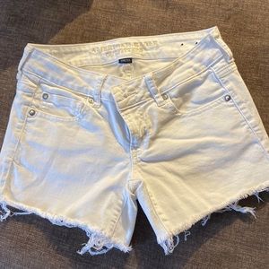 American Eagle size 2 super low shortie white shorts